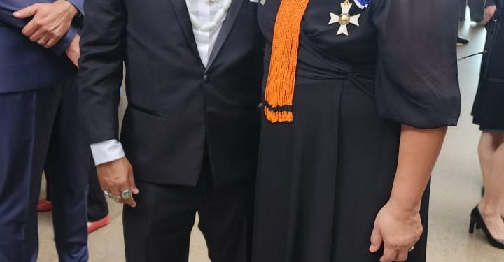 Paraibana Kalyne Lima, presidenta da CUFA Brasil, recebe a Insígnia da Ordem de Rio Branco, entregue pelo Presidente da República
