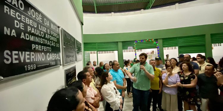 Prefeitura de Campina Grande entrega chaves para os comerciantes do Centro Comercial de São José da Mata