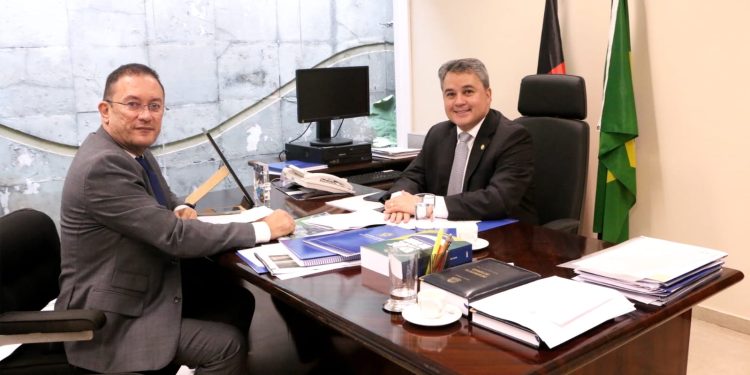 Efraim destrava liberação de R$ 1 milhão para a Saúde de Campina Grande