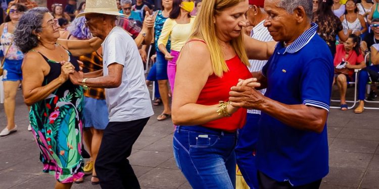 Sabadinho Bom vai ter chorinho com Laídia Evangelista e banda