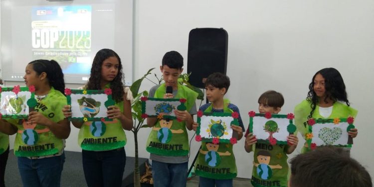 Alunos de escolas municipais participam do programa ‘Jovens Embaixadores pelo Clima’