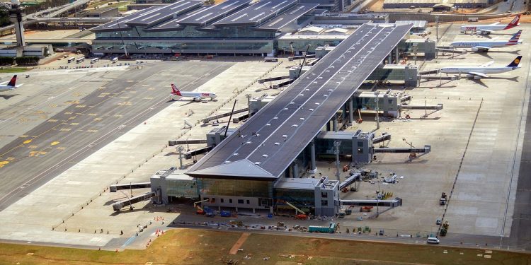 GLO: militares começam a atuar em portos e aeroportos brasileiros