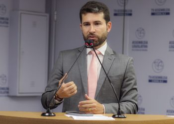 Proposta de Michel Henrique cria a Semana de Conscientização sobre os males do uso intenso de celulares por crianças e bebês