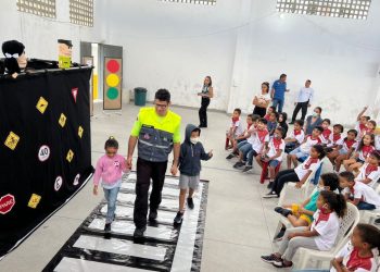 SEMOB-JP ensina noções básicas de segurança no trânsito para mais de três mil crianças em escolas da Capital