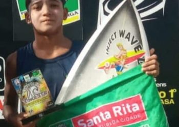 Jovem surfista de Santa Rita é destaque no campeonato Pernambucano de surf