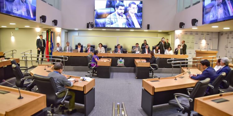 ALPB reúne juristas em sessão especial para discutir reforma do Código Civil Brasileiro