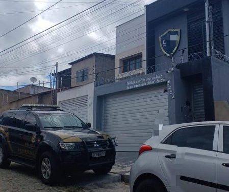 Operação da Polícia Federal investiga empresas que falsificavam documentos para a compra de armas