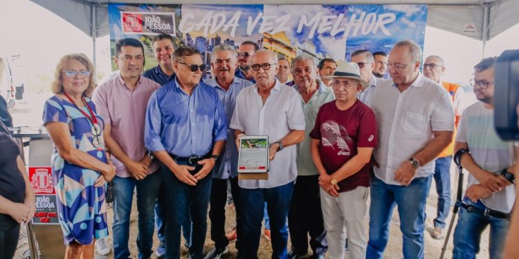 Cícero Lucena autoriza início das obras do Parque Linear do Roger