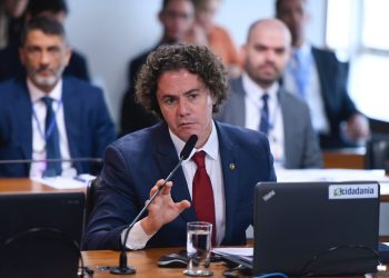 Comissão do Senado aprova projeto de Veneziano que vai facilitar estratégias de saúde para tratamento de pessoas com câncer