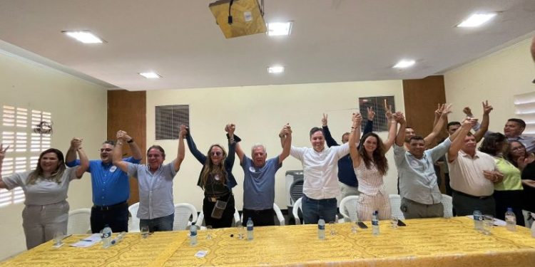 Júnior Araújo, José Aldemir e Dra. Paula selam aliança política em Cajazeiras