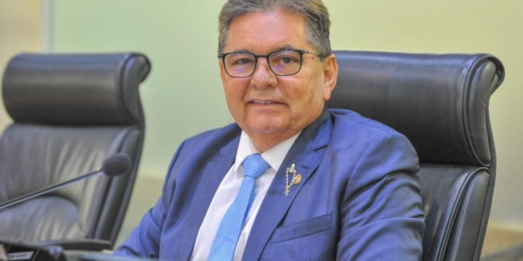 Lei institui o Dia Estadual do Garçom e da Garçonete na Paraíba
