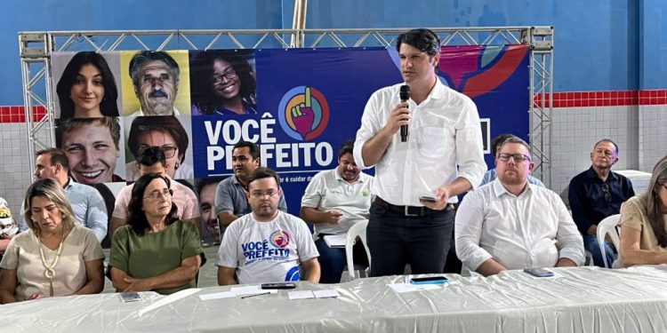 Em Audiência Pública no Bessa, Leo Bezerra reforça que gestão ouve e atende demandas da população