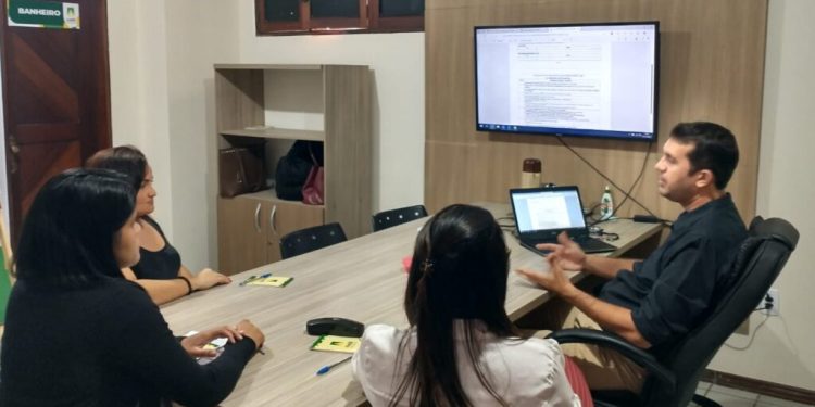 Agentes de Desenvolvimento da Casa do Empreendedor de Campina Grande recebem treinamento da Receita Federal para aprimorar atendimento empresarial