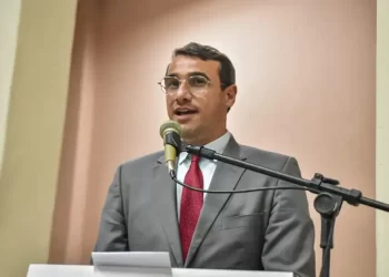 Lei da Paraíba determina que supermercados disponibilizem carrinhos adaptados para idosos e pessoas com deficiência
