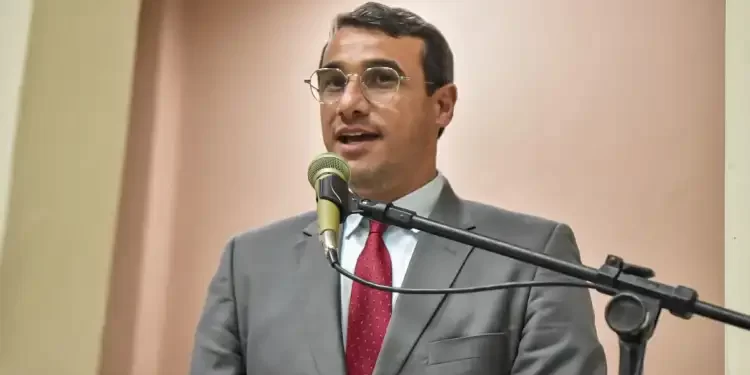 Lei da Paraíba determina que supermercados disponibilizem carrinhos adaptados para idosos e pessoas com deficiência