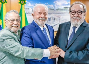 Escritor Fernando Morais assume agência internacional de notícias