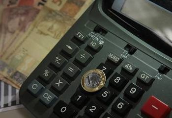 Setores com desoneração contrataram 800 mil a mais do que segmentos reonerados