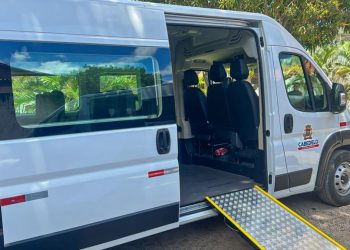 Prefeitura de Cabedelo entrega Vans adaptadas para pessoas com deficiência