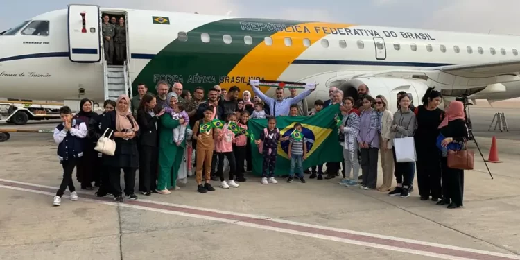 Brasileiros repatriados de Gaza já estão a caminho do Brasil