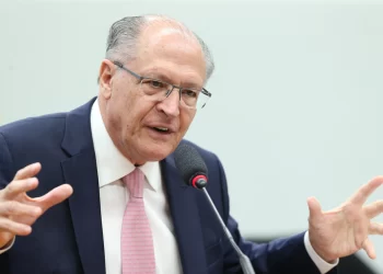 Meta fiscal de 2024 está em discussão e não foi definida, diz Alckmin