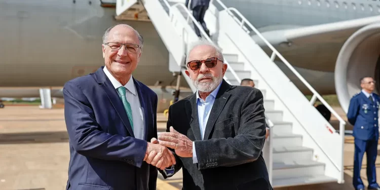 Lula embarca para COP 28 em Dubai e visita mais três países
