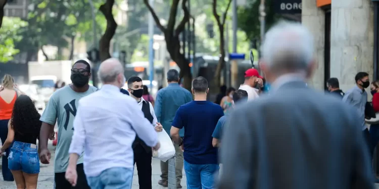 Expectativa de vida no Brasil fica em 75,5 anos em 2022