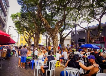 Sabadinho Bom deste final de semana será comandado pelo grupo Samba Eterna Raiz