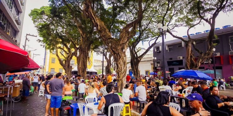 Sabadinho Bom deste final de semana será comandado pelo grupo Samba Eterna Raiz