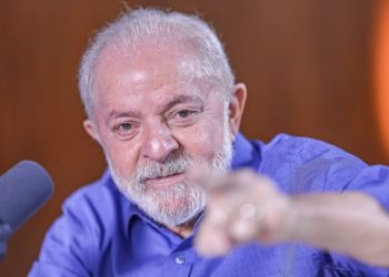 Governo federal cria poupança para incentivar permanência de jovens no ensino médio