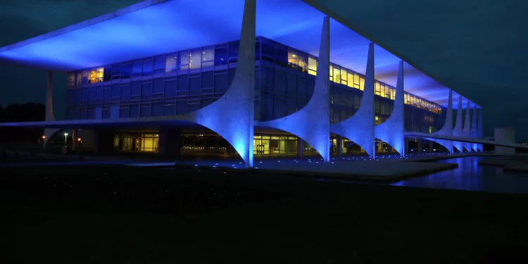 Campanha Novembro Azul alerta para perigo de doenças urológicas