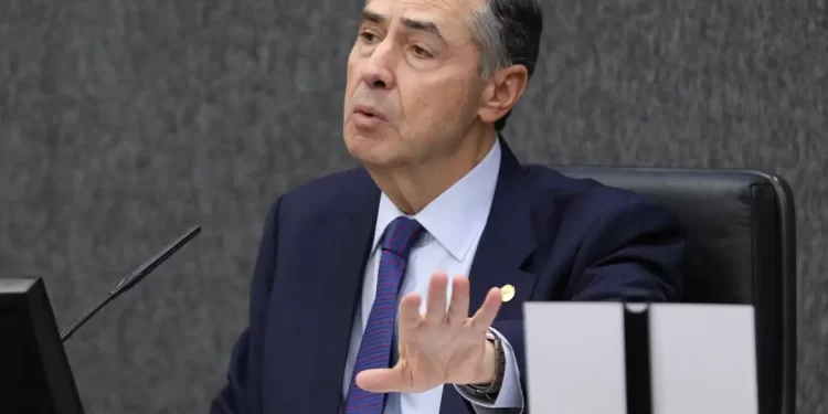 Barroso diz que o STF é tribunal independente e está sempre desagradando alguém