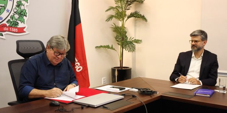 João celebra parceria com a Latam e garante frequência de 280 voos mensais da companhia aérea na Paraíba