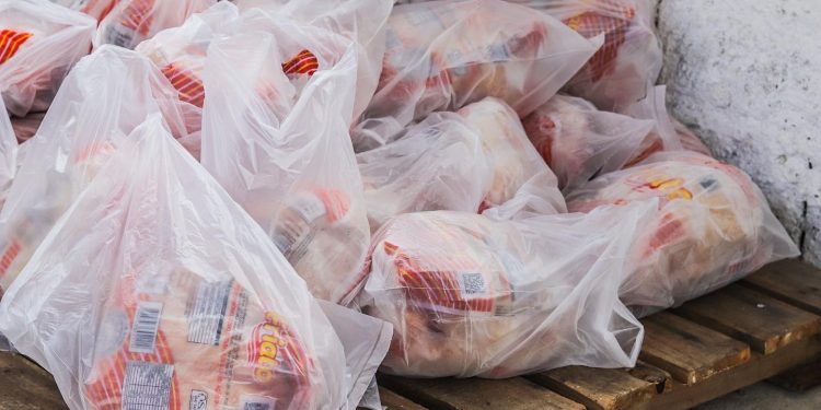 Prefeitura de Conde inicia entrega das aves natalinas atendidas pelos CRAS