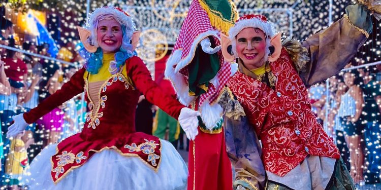 Natal da Gente 2023: Abertura é marcada por decoração encantadora inspirada na Primeira Infância e chegada do Papai Noel