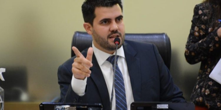 Lei de Wilson Filho cria política pública de combate ao superendividamento na Paraíba