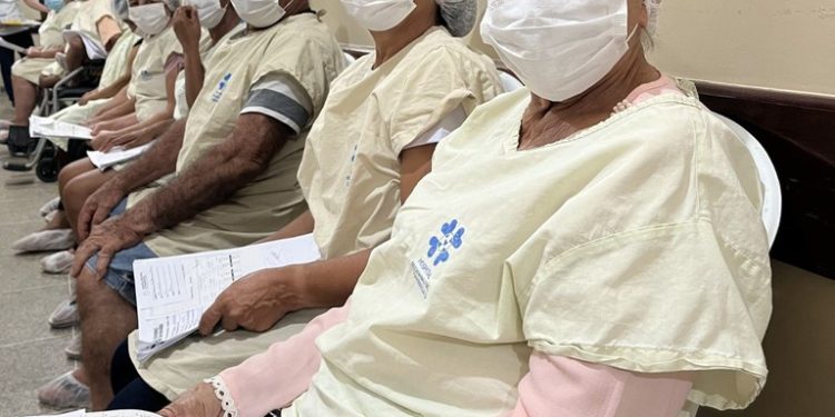 Programa Opera Paraíba promove mutirão de catarata no Hospital Regional de Queimadas