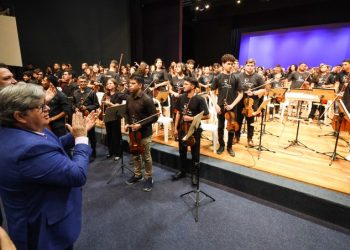 Governador prestigia concerto de fim de ano do Prima e destaca poder de transformação da música