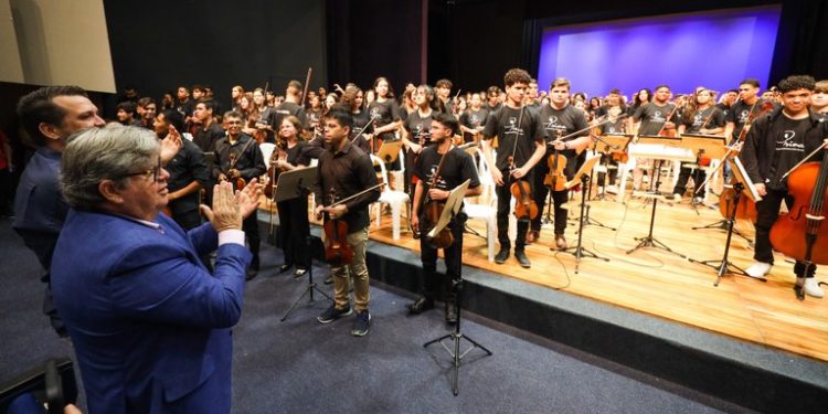 Governador prestigia concerto de fim de ano do Prima e destaca poder de transformação da música