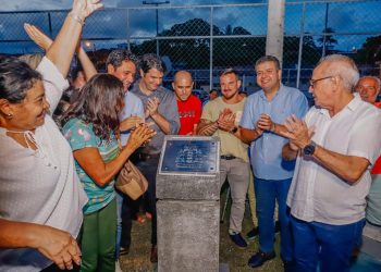 Prefeito entrega praça no bairro do Cristo, a 6ª construída do zero pela gestão municipal