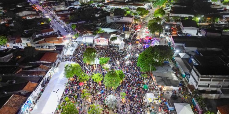 Shows de Xand Avião e Jonas Esticado comemoraram o aniversário de 67 anos de Cabedelo