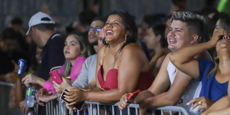 Shows de Xand Avião e Jonas Esticado comemoraram o aniversário de 67 anos de Cabedelo