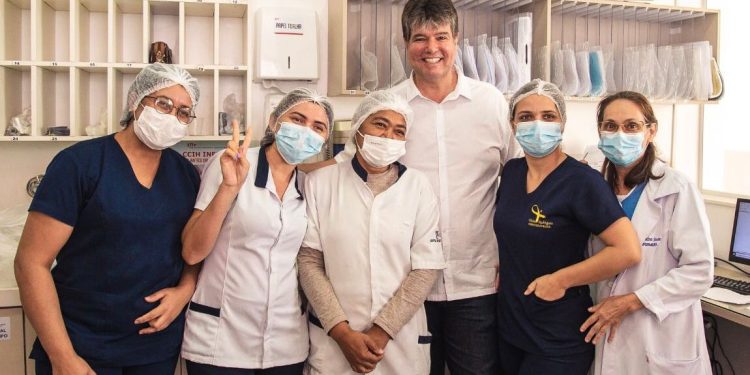 Ruy celebra garantia dos recursos para pagamento do piso da enfermagem em 2024 e assegura novas lutas em defesa da categoria