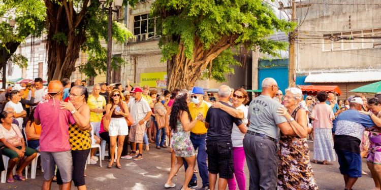 Quarteto de Trombones da Paraíba faz homenagem ao Dia Nacional do Samba no Sabadinho Bom