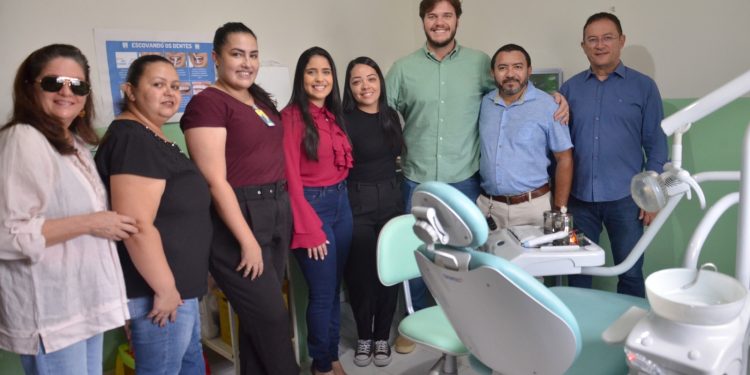 Bruno entrega consultório odontológico no Centenário e anuncia duplicação no número de consultórios de saúde bucal