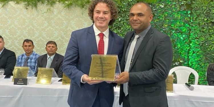 Veneziano recebe título de cidadão de Cuité de Mamanguape e Prefeito ressalta diferencial do Senador: “Tem demostrado compromisso com a cidade”