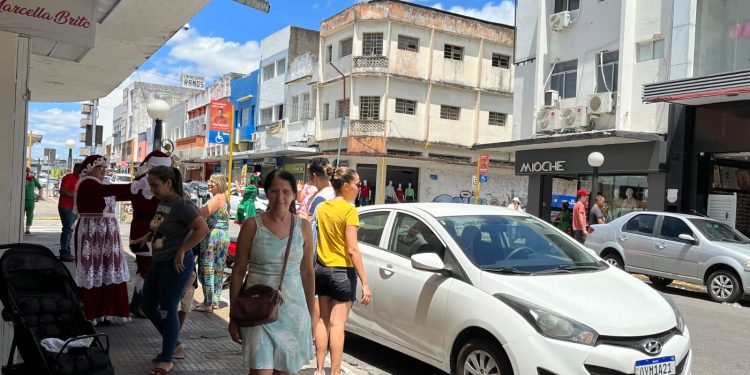 Primeiro dia de Tarifa Zero do transporte público movimentou região central de Campina Grande