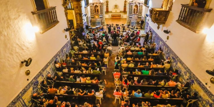Público lota Centro Cultural São Francisco no último concerto da temporada 2023