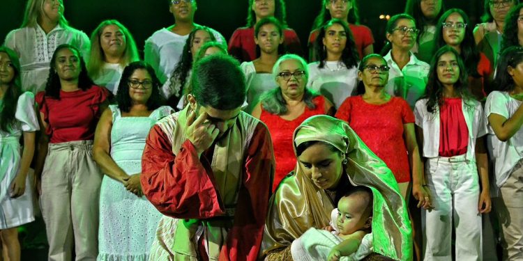 Festejos da semana do Natal ofereceram música, teatro e dança para a população de Campina Grande