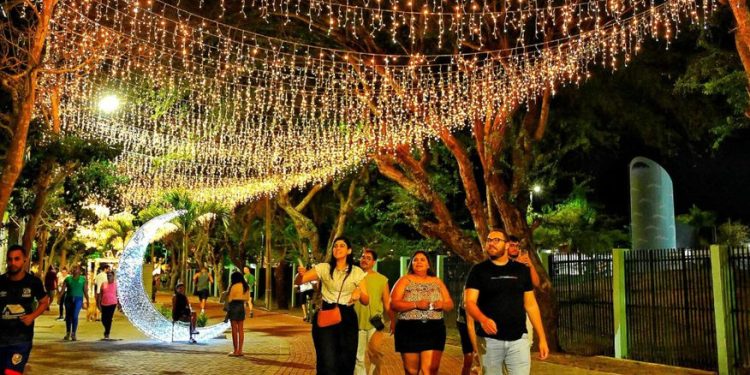 Pesquisa atesta sucesso absoluto do Natal Iluminado versão 2023 de Campina Grande