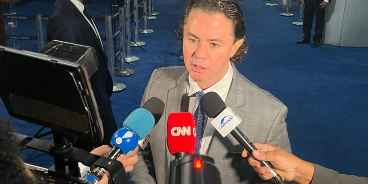 Veneziano representa o Senado Federal na COP 28, a Conferência da ONU sobre clima, em Dubai